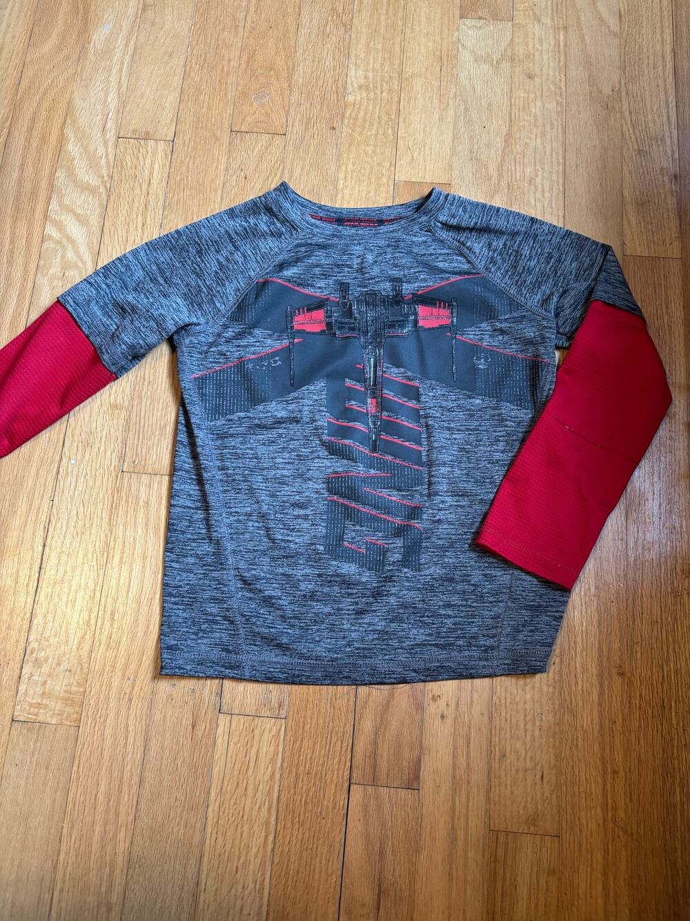 Star Wars Force Awakens Boys Long Sleeve Shirt  Grey & Red  Size 7X (koals)